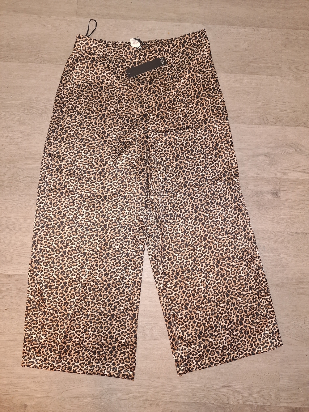 Nicole Miller Leopard Print Satin Wide Leg Cropped Pants